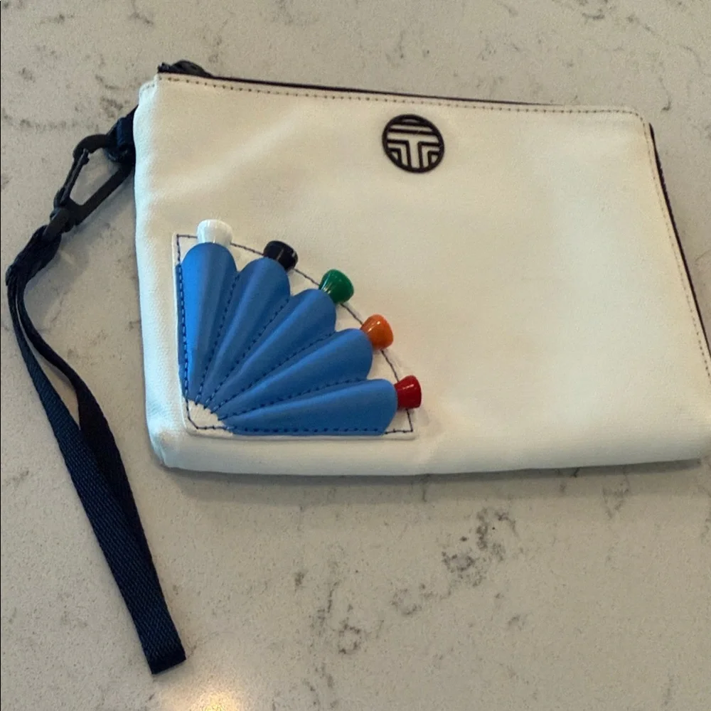 Tory Burch Ivory Wristlet- Tory Burch Golf ⛳️ - Picture 3 of 4